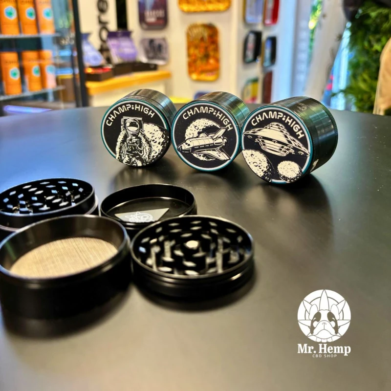 Grinder Space Patch – Edição Espacial Mama Kana